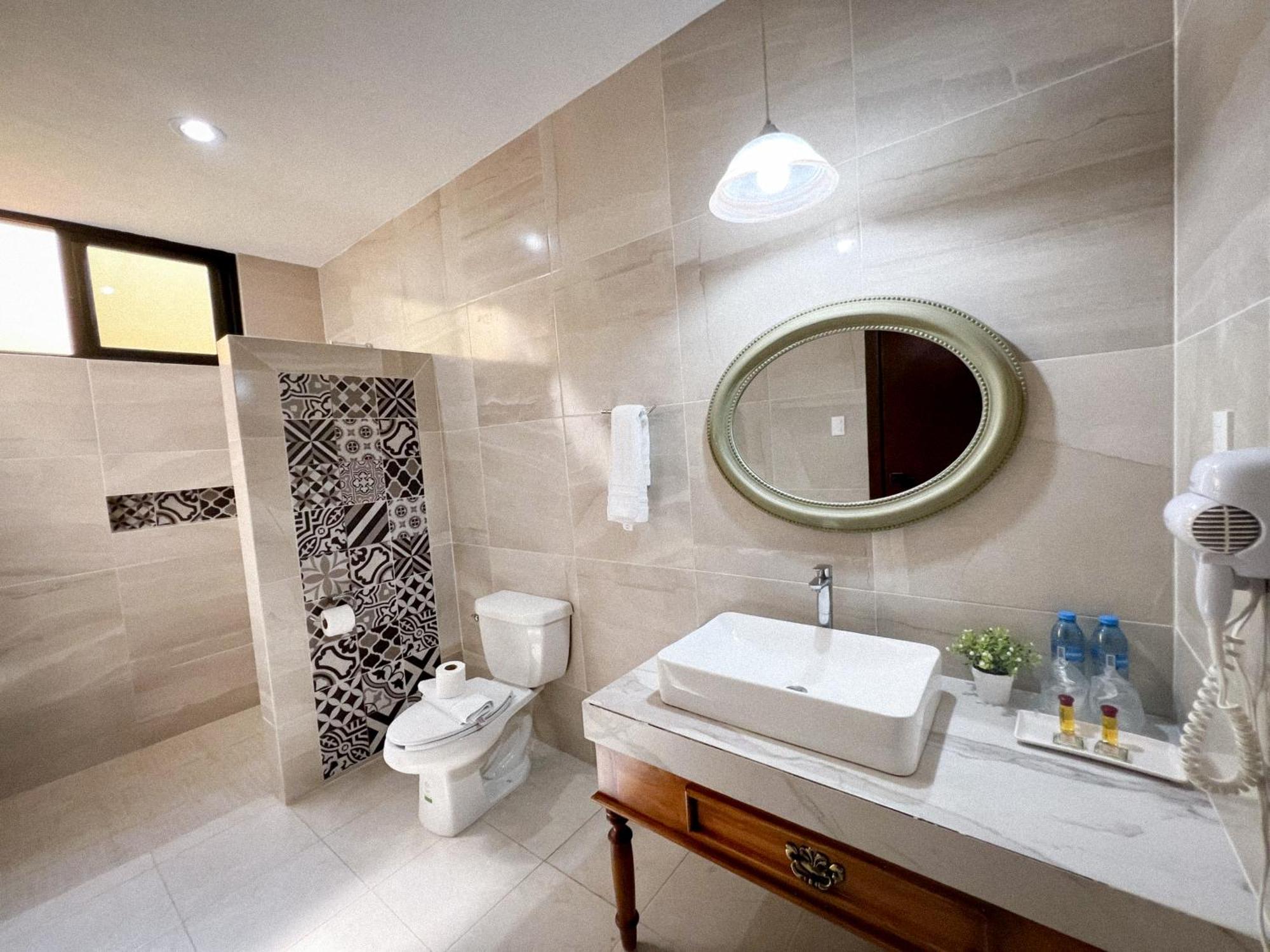 Hotel Fundadores Valladolid  Eksteriør bilde